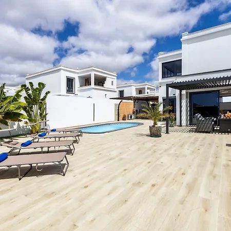 - Heated Pool, Aircon * Плайя-Бланка
