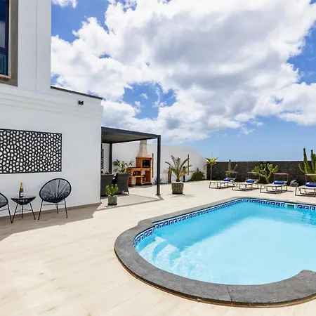 - Heated Pool, Aircon * Плайя-Бланка